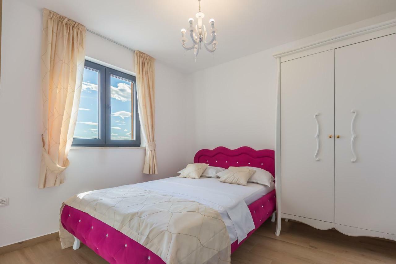 Apartmani Arapovic Baška Voda المظهر الخارجي الصورة